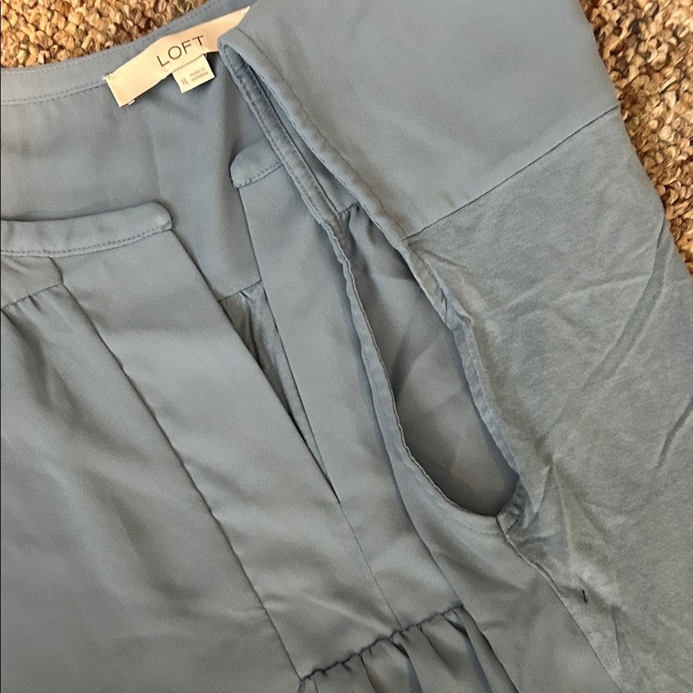 LOFT Soft Blue Blouse - Picture 4 of 5